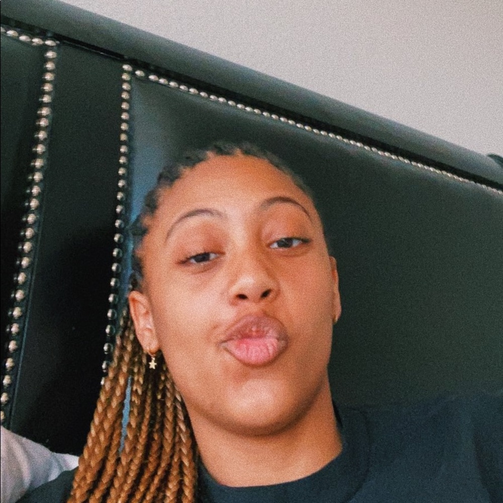 Meet your Posher, Gabi